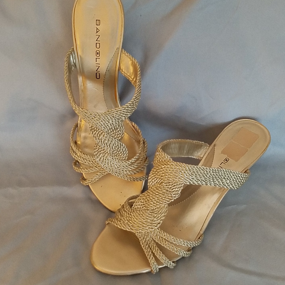 Shoe